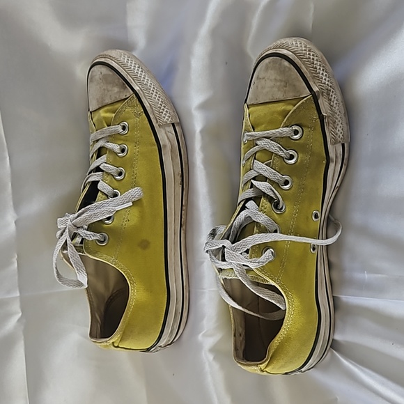 Well worn yellow women's size 10 Converse Allstar - Picture 3 of 8
